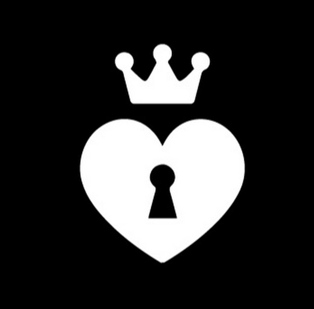 ManyVids thumbnail