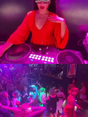 Megan into …. A late 2000s classic 🤩 #dj #megantheestallion # #gayclub #clubclassics #dance 