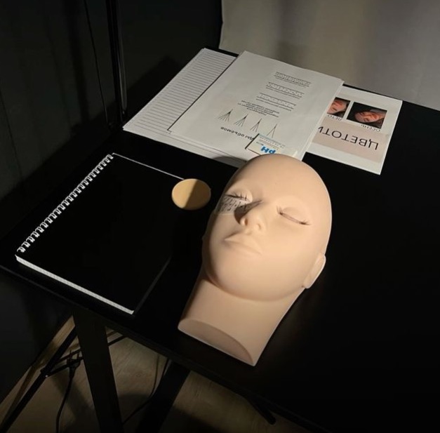 CURSO INICIANTE- extensão de cílios thumbnail