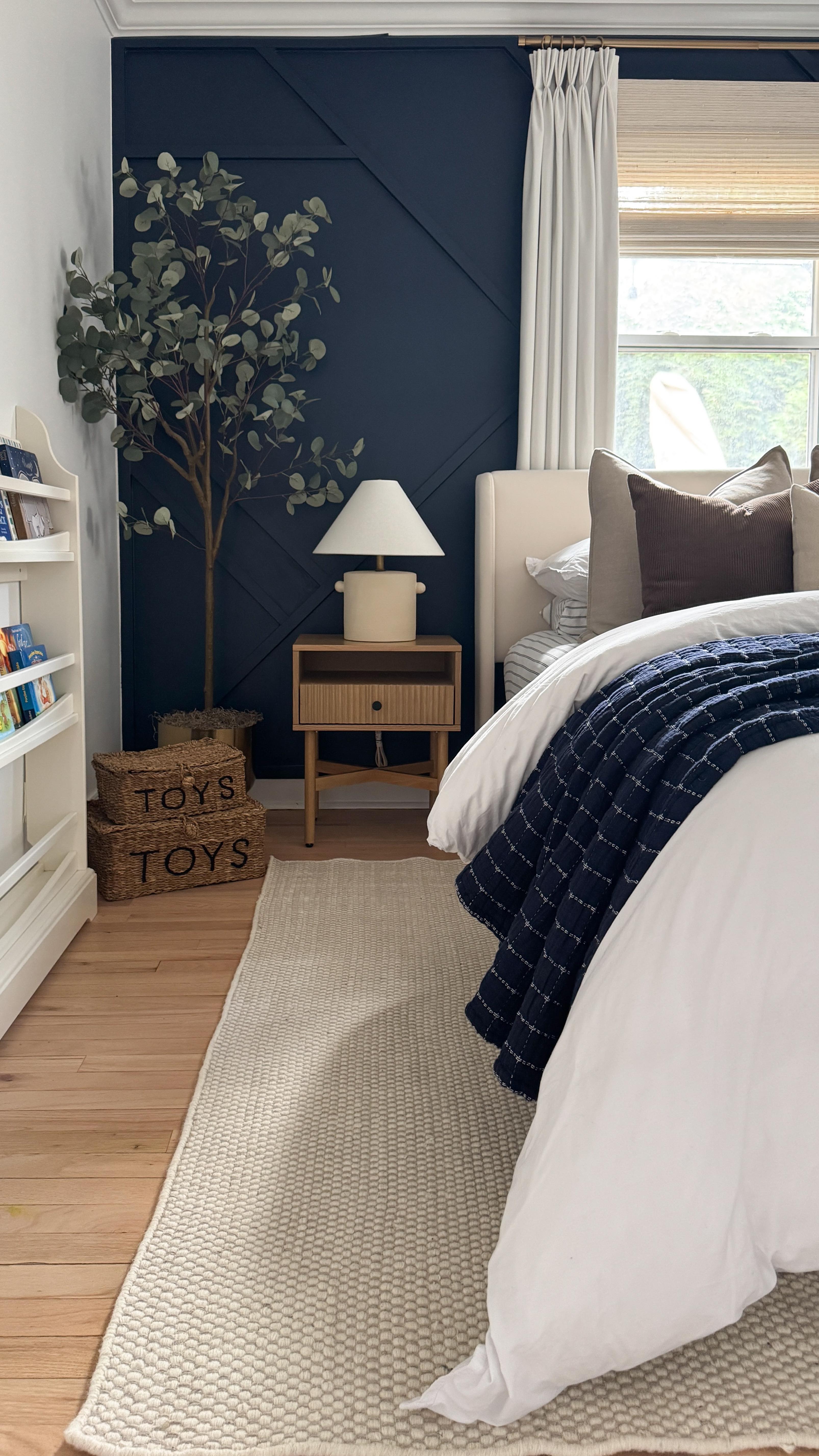 I’ve been searching high and low for the perfect nightstands for my kid’s room and I finally found the ones! 🤎

Comment 