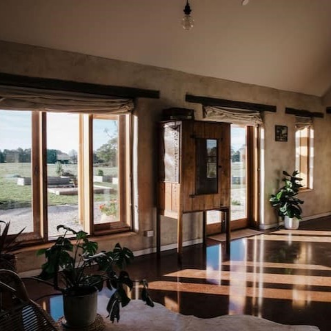 Retreat in Trentham this Fall 🍁 thumbnail