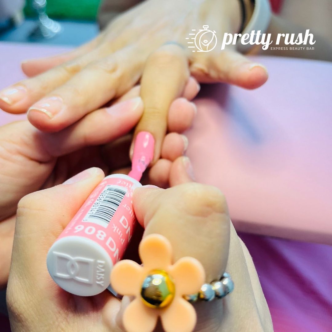 Visítanos hoy, sábado. Estamos sin agua, pero tenemos disponibles:
🌷Uñas en Gel para Manos y Pies
🌷Remoción de material 