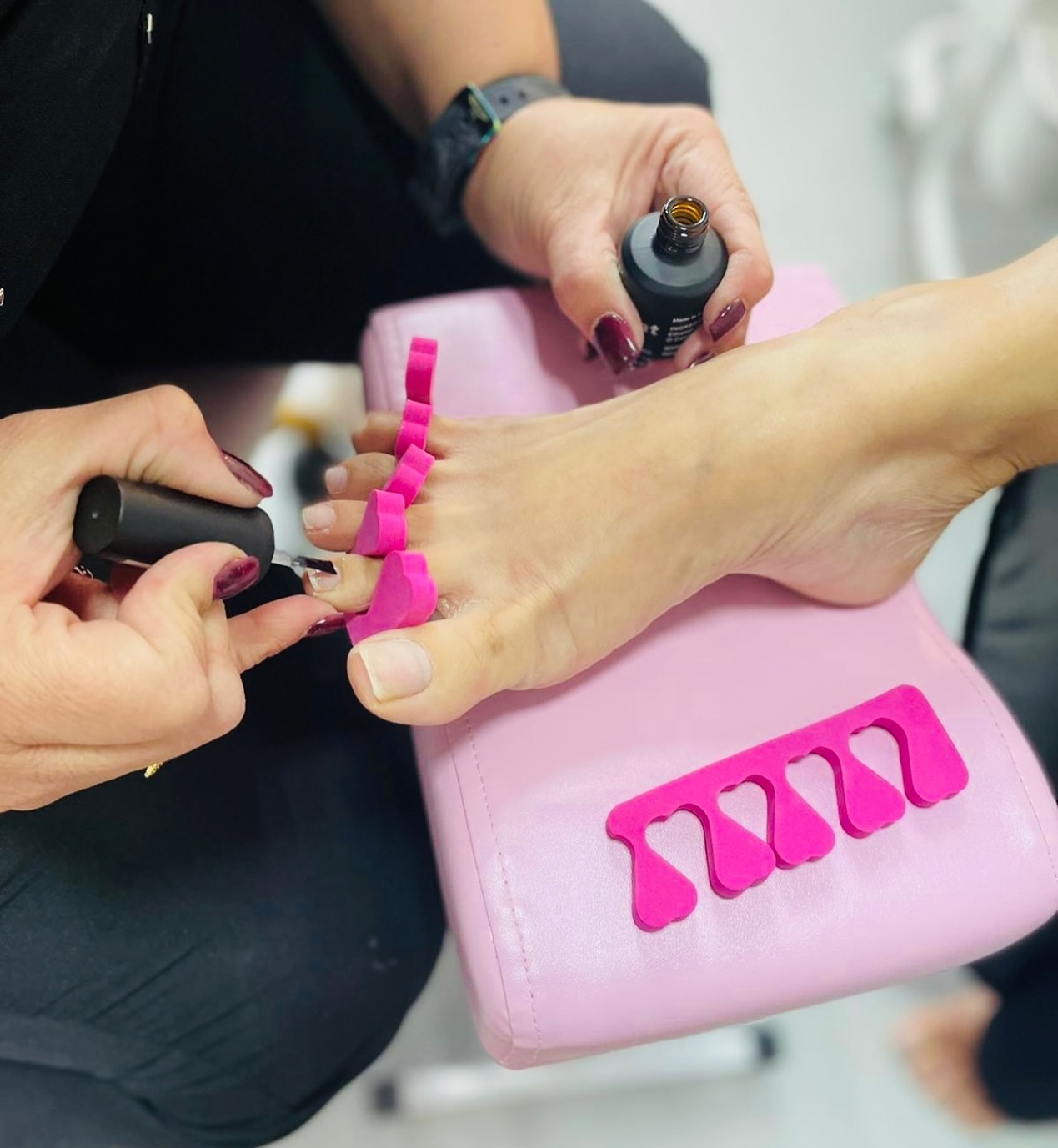 Siempre es un buen día para darle cariño a los pies, ¡Y lo bien que se siente!! 🥰

Llama para espacios disponibles 🌟recu