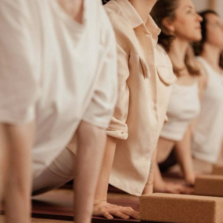 Horario Octubre en AMA Centro de Yoga thumbnail