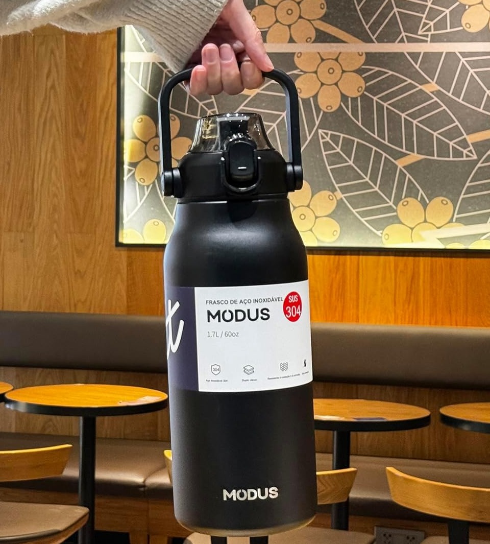 Garrafa Térmica Aço Inoxidável 1700ML Isolada a Vácuo Grande Capacidade Com Canudo (1700ML Preto) : Amazon.com.br: Cozinha thumbnail