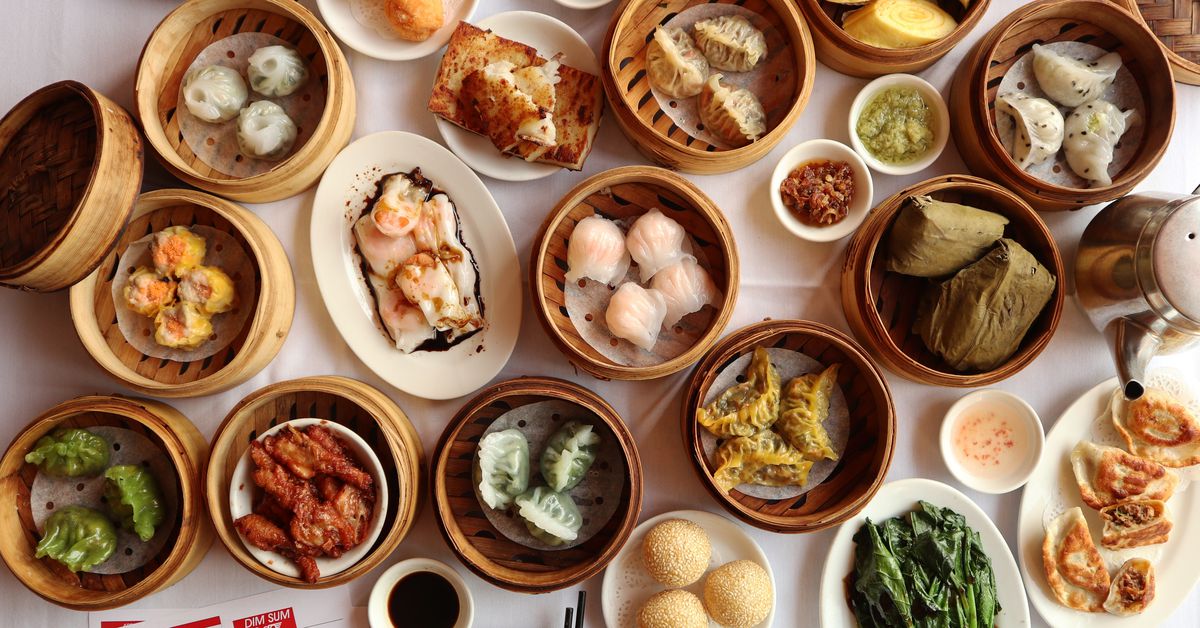 Chinatown’s Dim Sum Parlors Are Facing an Unprecedented Labor Shortage thumbnail