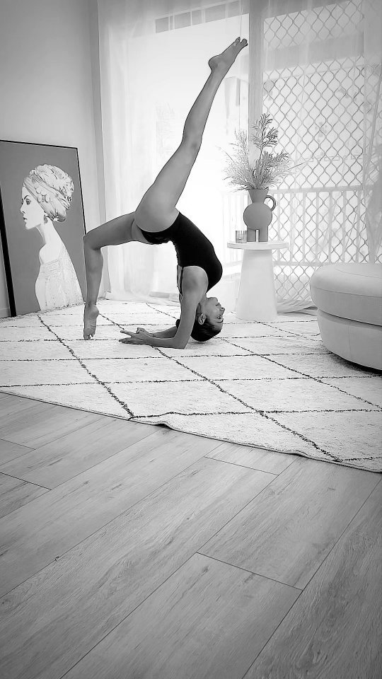 Practice with Love, Compassion and Joy 🤍 
Each āsana holds powerful tools to transformation. 
This transformation of ene