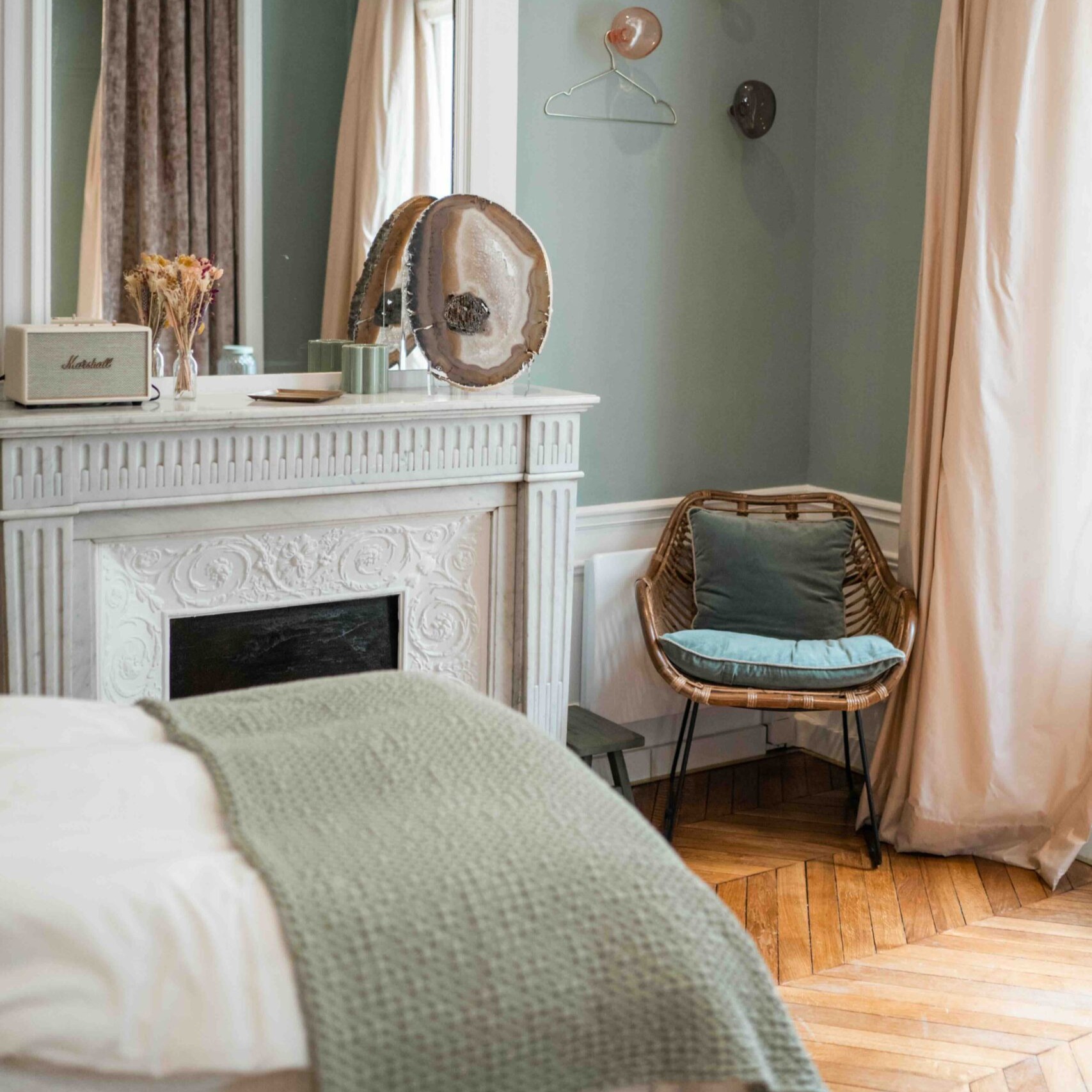 Réservation Paris / Booking Paris thumbnail