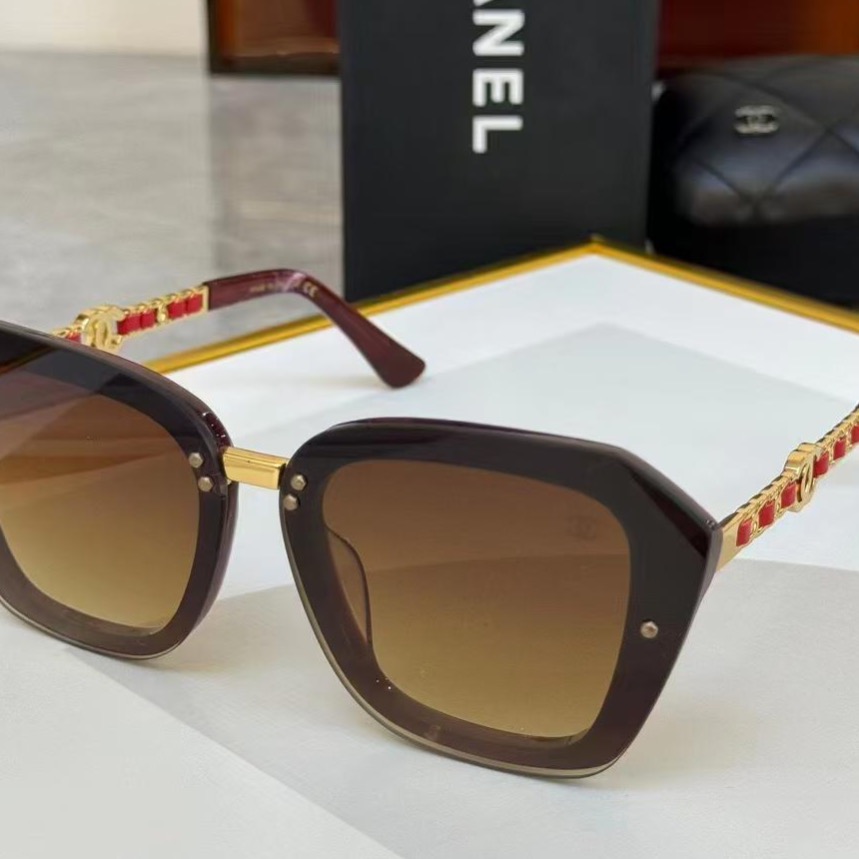 Chanel Chain Sunnies thumbnail