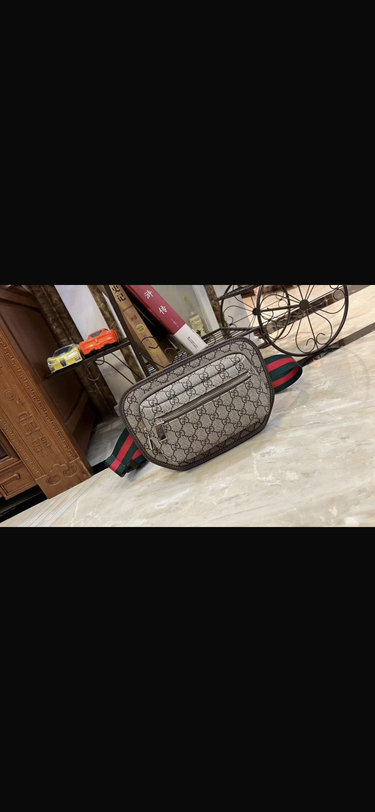 Gucci Small Bum  thumbnail