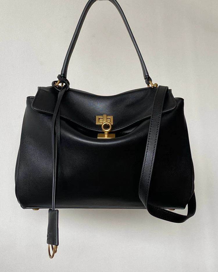 Balenciaga (Real Leather $$$) thumbnail