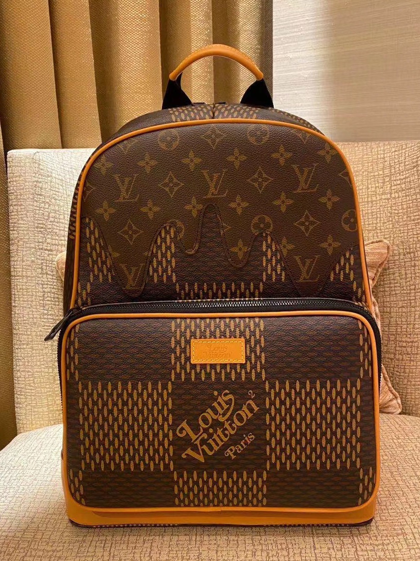 LV NIGO CAMPUS BACKPACK (disconnect from Wi-Fi)  thumbnail