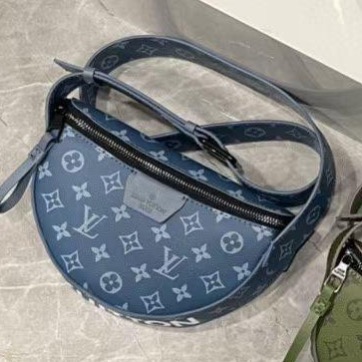 LV Crossbody  thumbnail