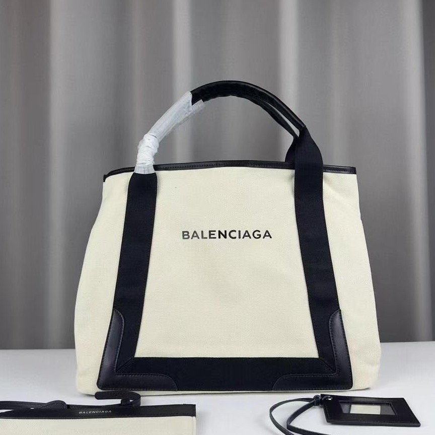 Balenciaga Canvas thumbnail