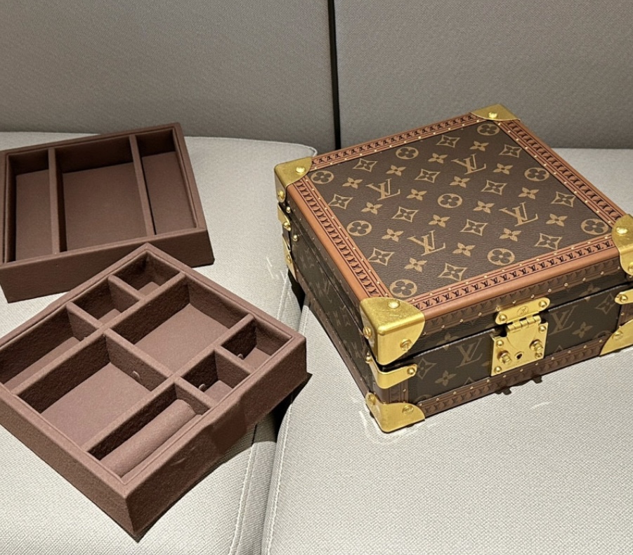 LV Jewelry Box 9.4 x 4.9 x 9.4 inches (disconnect from wifi)  thumbnail