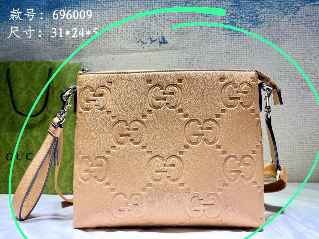 Gucci Laptop case  thumbnail