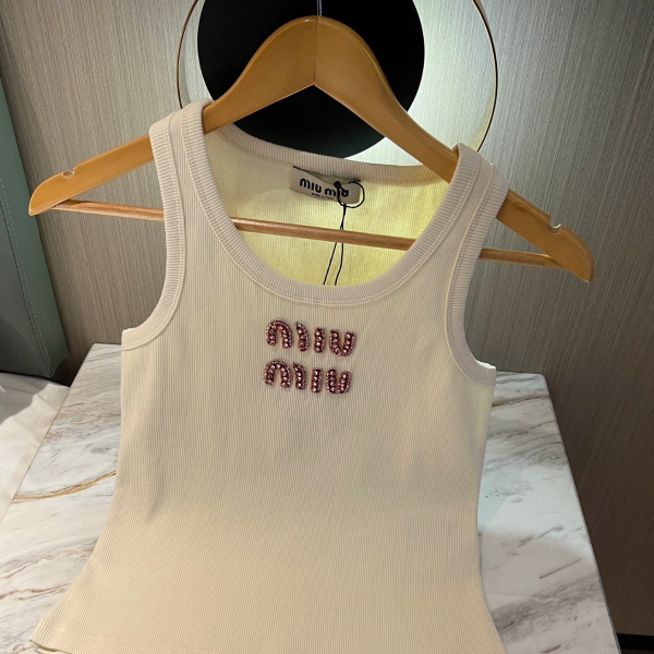 Miu Miu  thumbnail