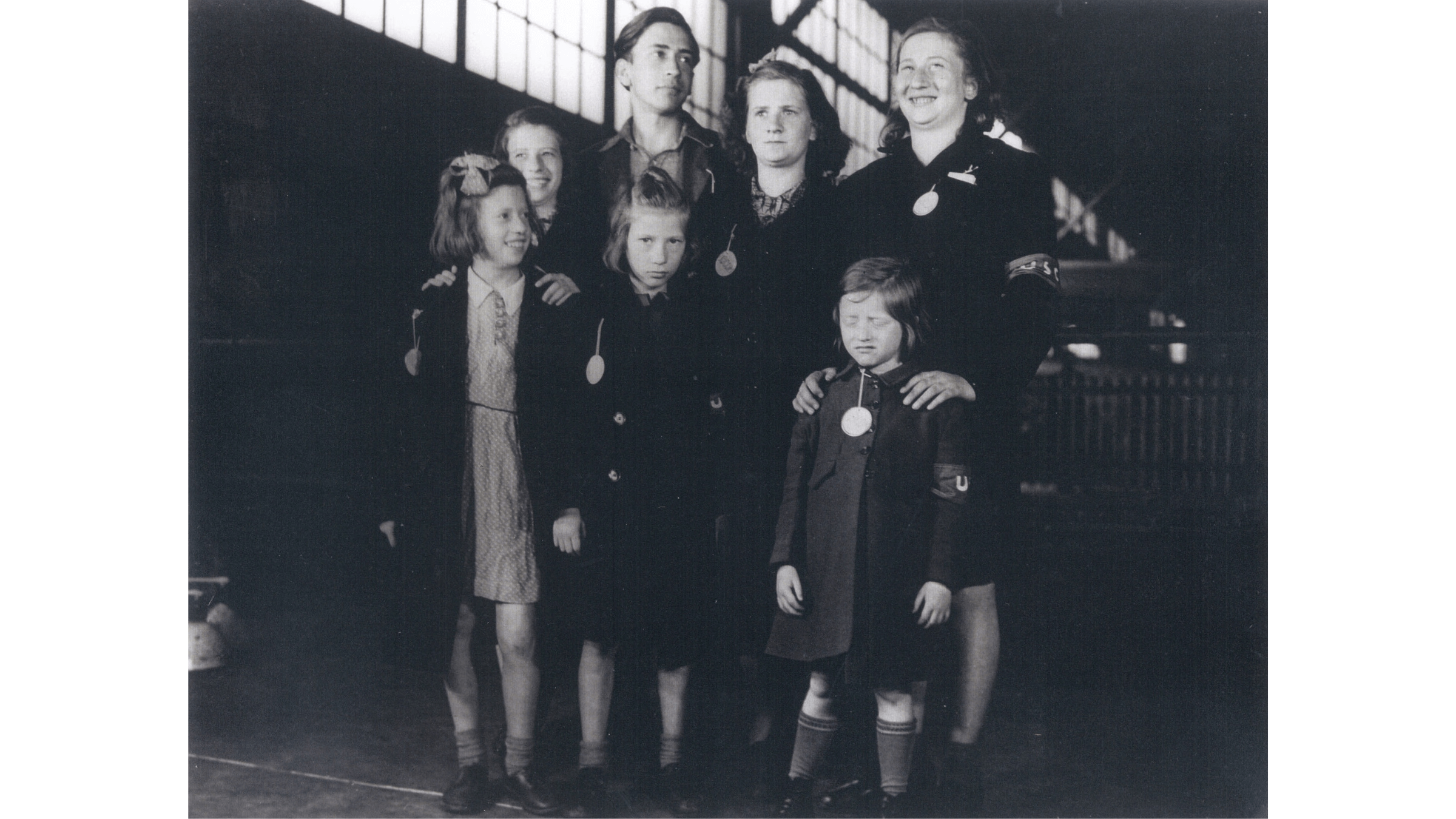 The Forward - How seven siblings survived the Holocaust — and how the next generation is telling their story thumbnail