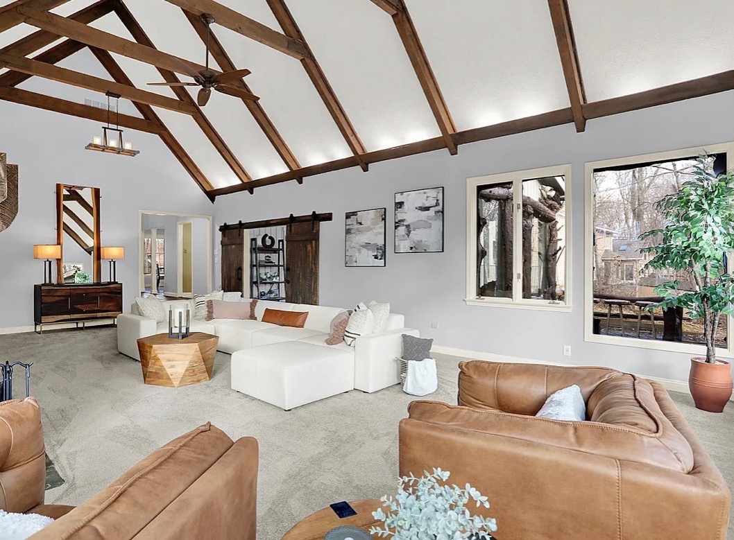 WHITE HORSE thumbnail