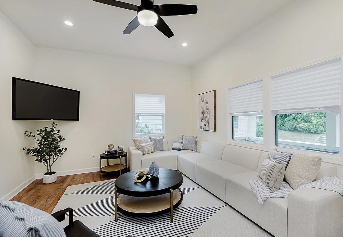 IOWA STREET thumbnail