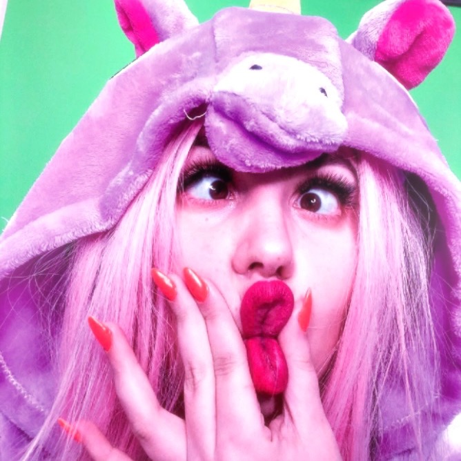 Tik Tok • Lalallua 🌙 thumbnail