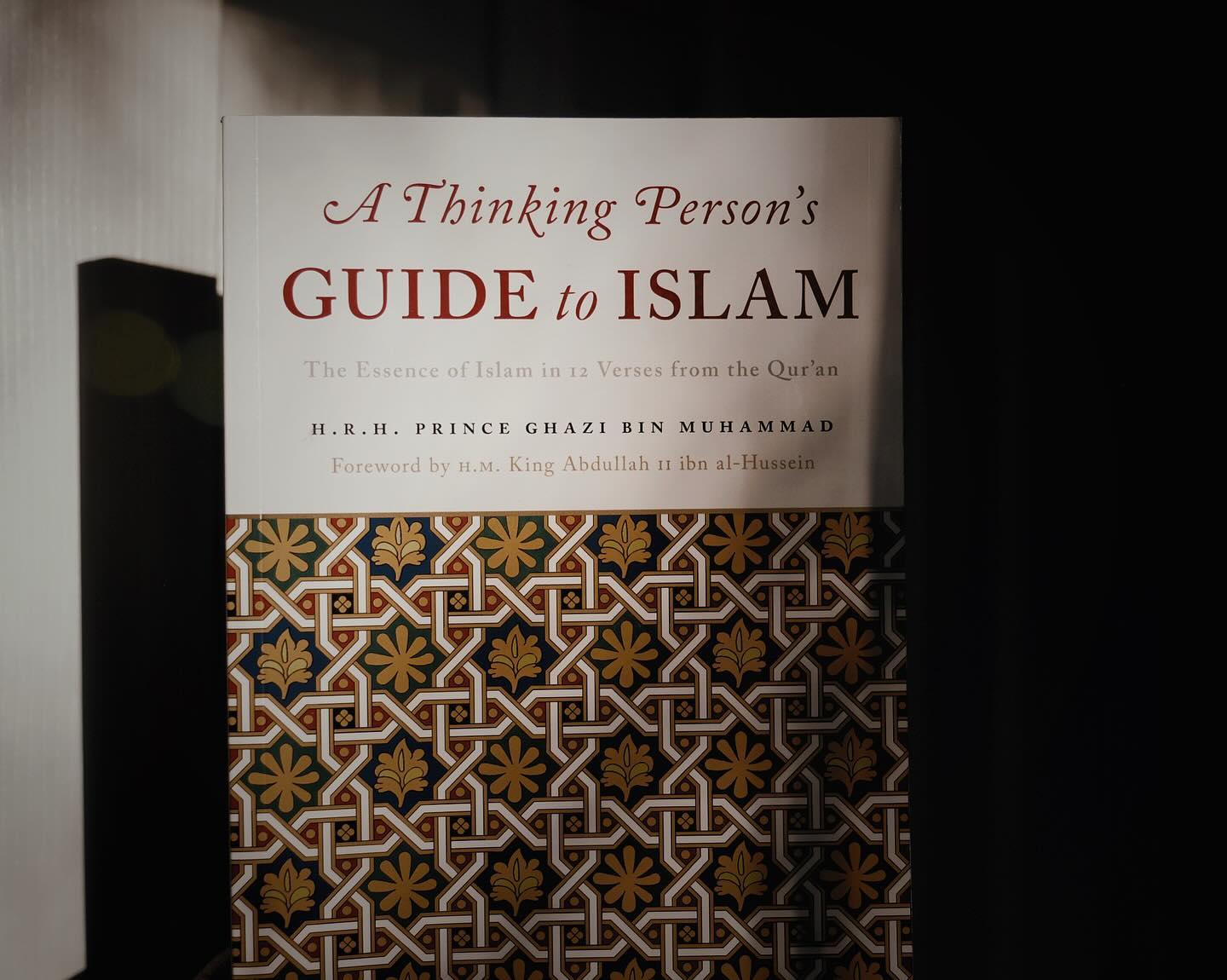 A Thinking Person's Guide to Islam

Available on the Al-Maqasid Campus Store!

About The Book:
The world is at a crossro