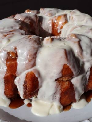 Gooey Monkey Bread Recipe with Vanilla Glaze  Are you team Cinnamon Rolls or Gooey Monkey Bread?! All recipes found at w