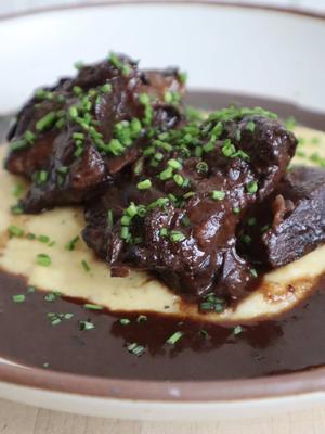 Daniel Boulud’s Famous Beef Short Ribs Recipe with Red Wine Reduction Sauce Have you had Daniel Boulud’s Short Ribs befo