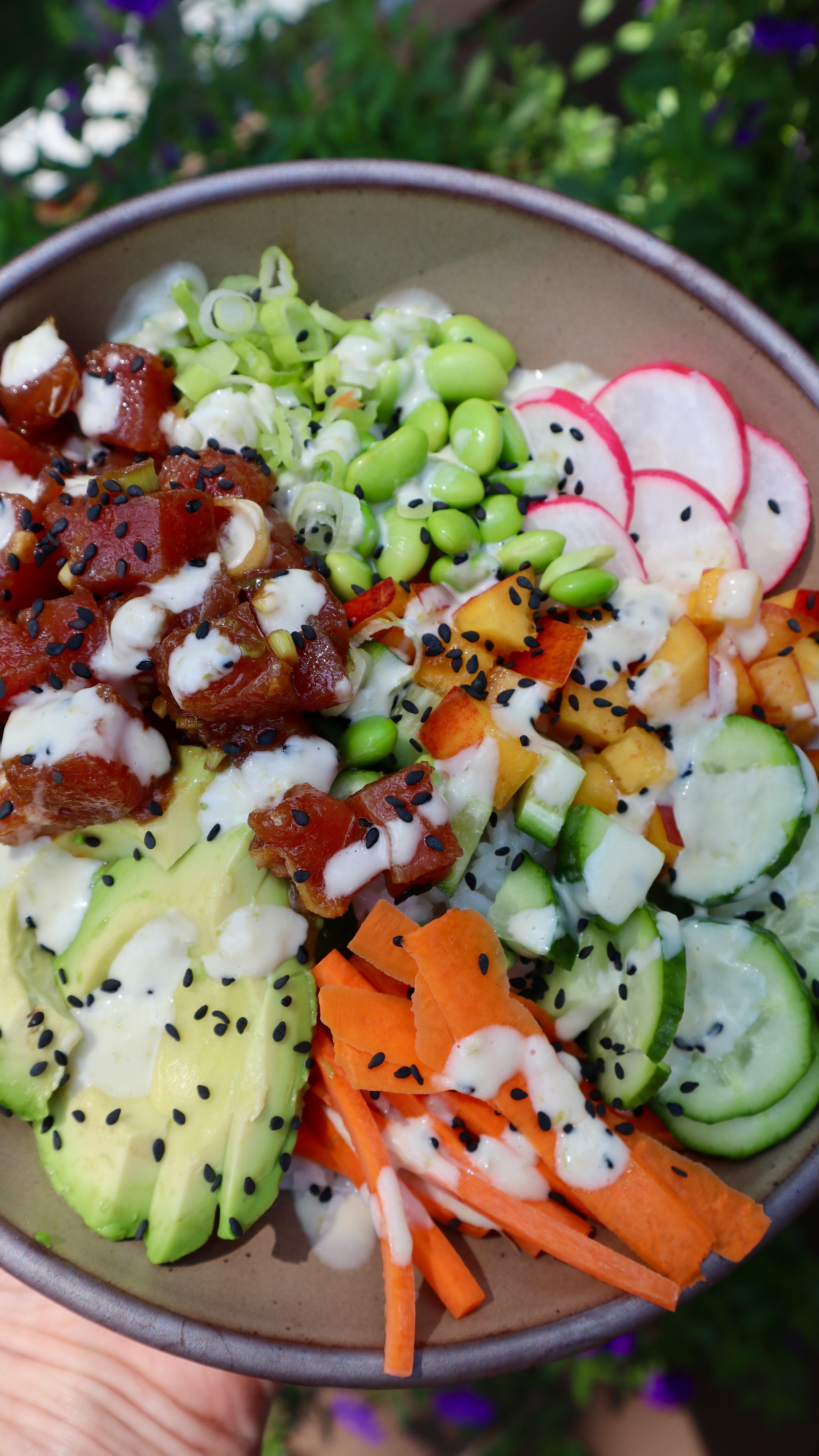 Tuna Poke Bowl Recipe 🍣

Are you a fan of poke bowls??

This recipe is actually really easy to make, and a flavorful, he