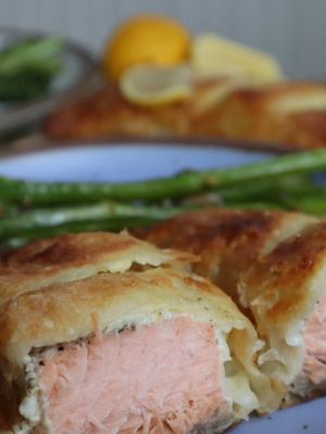 Salmon Wellington Recipe aka: Salmon Puff Pastry  Have you had this Beef Wellington alternative? All recipes at www.amel