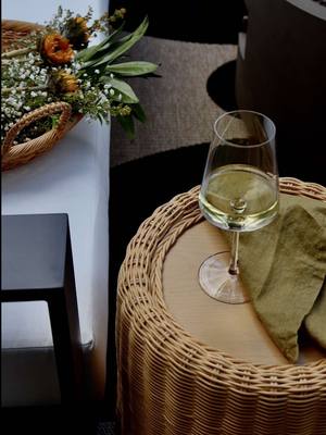 Nothing feels better than pulling off the covers of our outdoor furniture and giving it a fresh look with minimal stylin