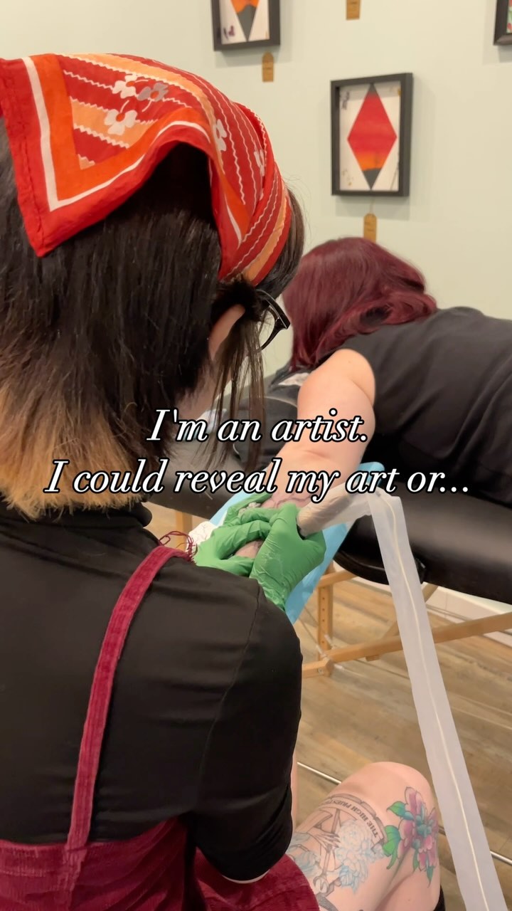 A little bit of behind the scenes of what I like to do outside of tattooing! 💖

#tattooart #tattoo #reels #artist #explo