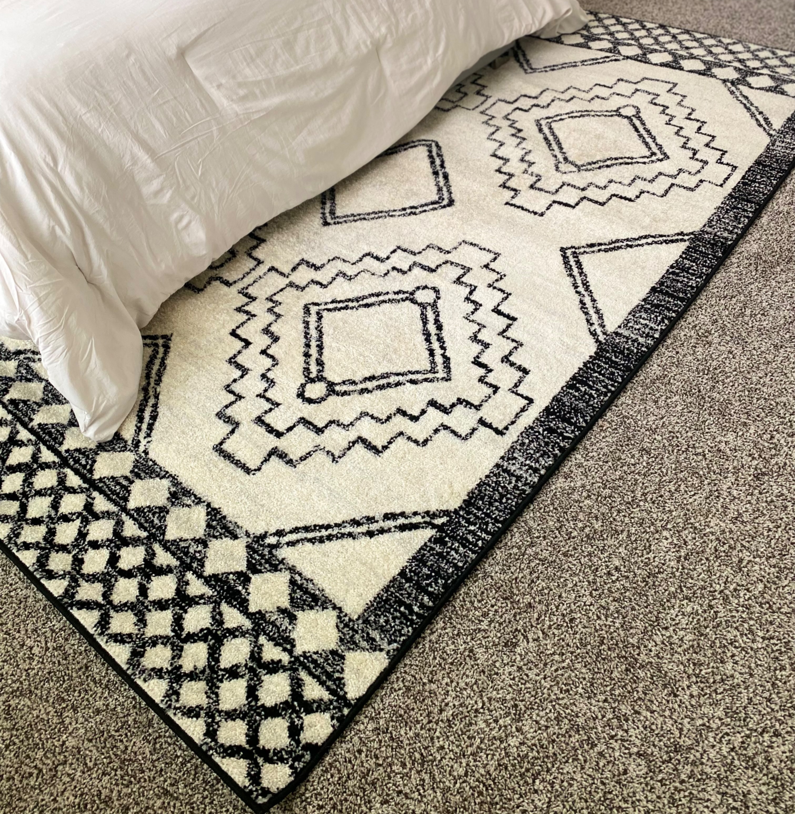 Moroccan Ivory/black rug  thumbnail