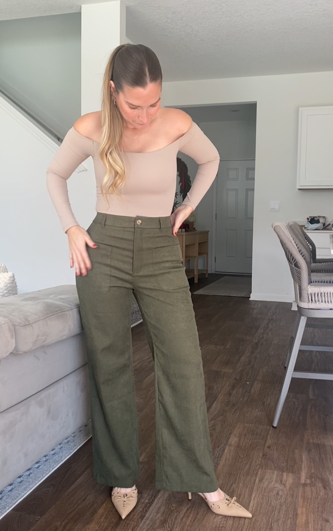 Green pants  thumbnail