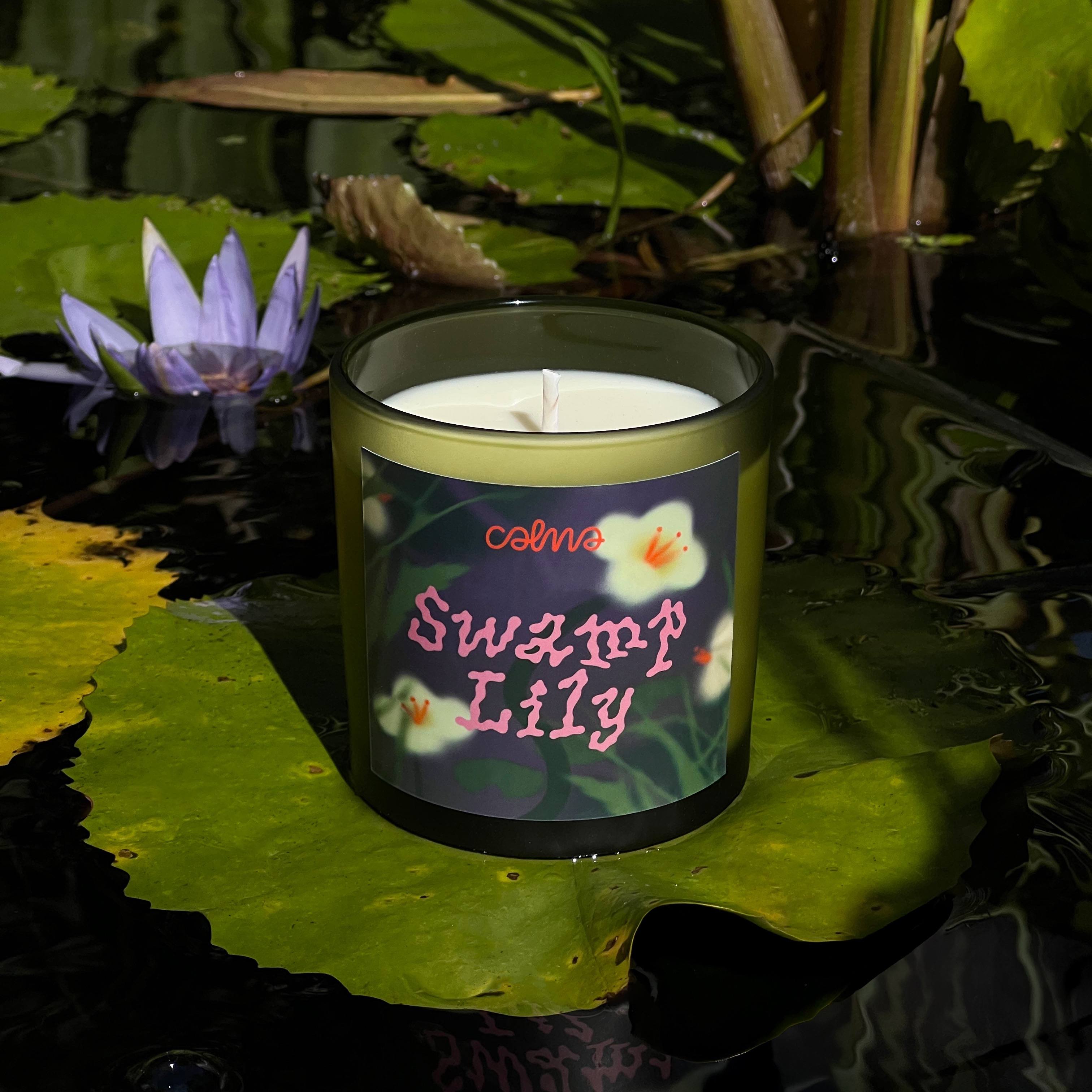 Swamp Lily Candle thumbnail