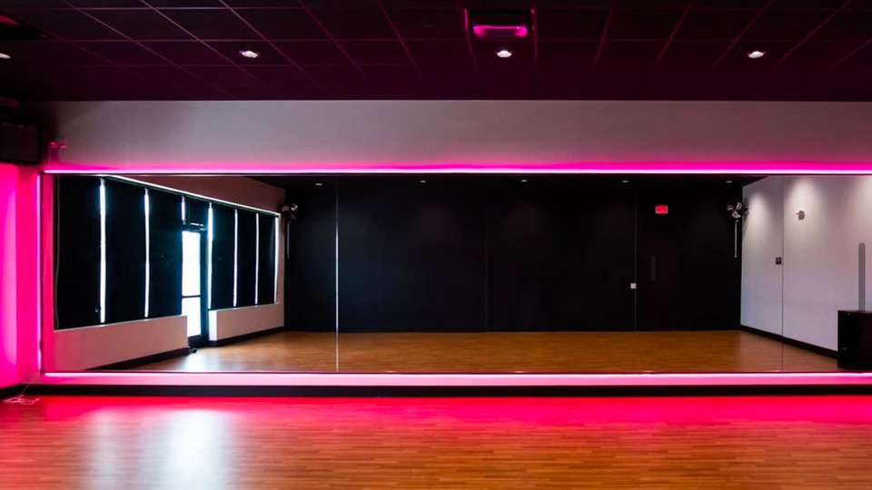 Sound Bath at Pulse Dance Fitness Studio  by Golden Aura Healing thumbnail