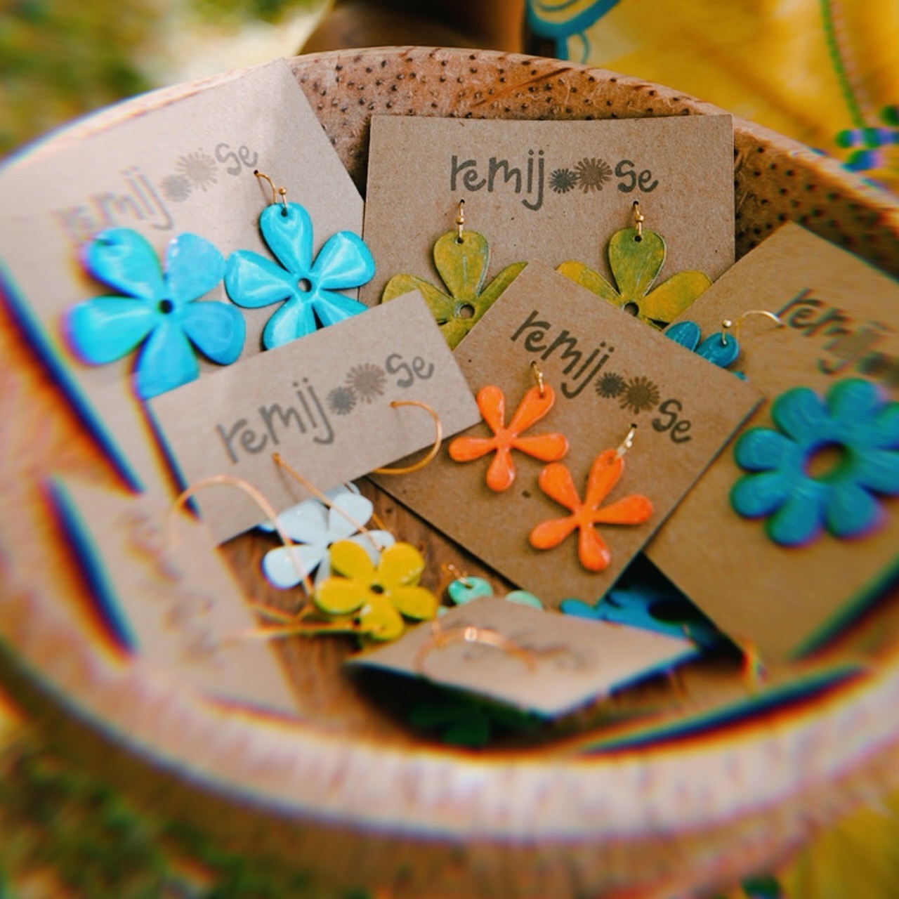 shop earrings thumbnail