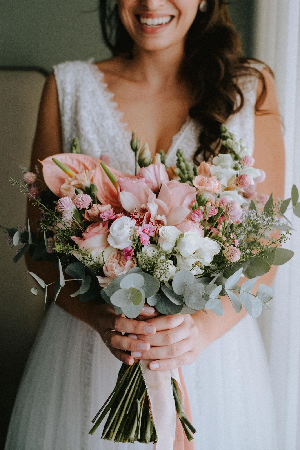 NOIVA, como posso te ajudar a criar o buquê dos seus sonhos? thumbnail