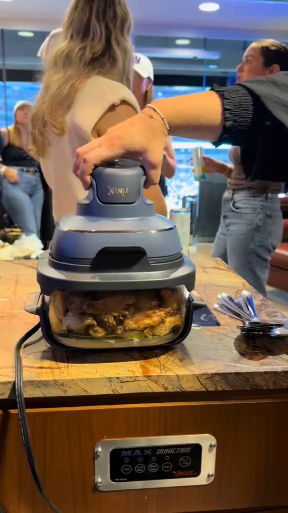 How cool and practical is this air fryer?? Type “AIR FRYER” to shop 🤍
@vintagesavvyshopperhub 
 
all product link in bio