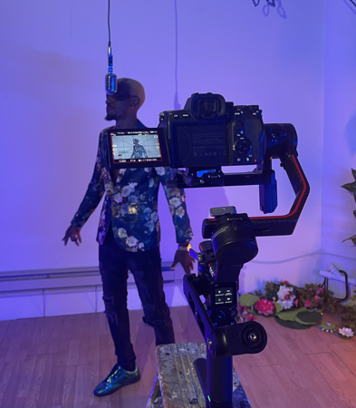 Shoot a music video thumbnail