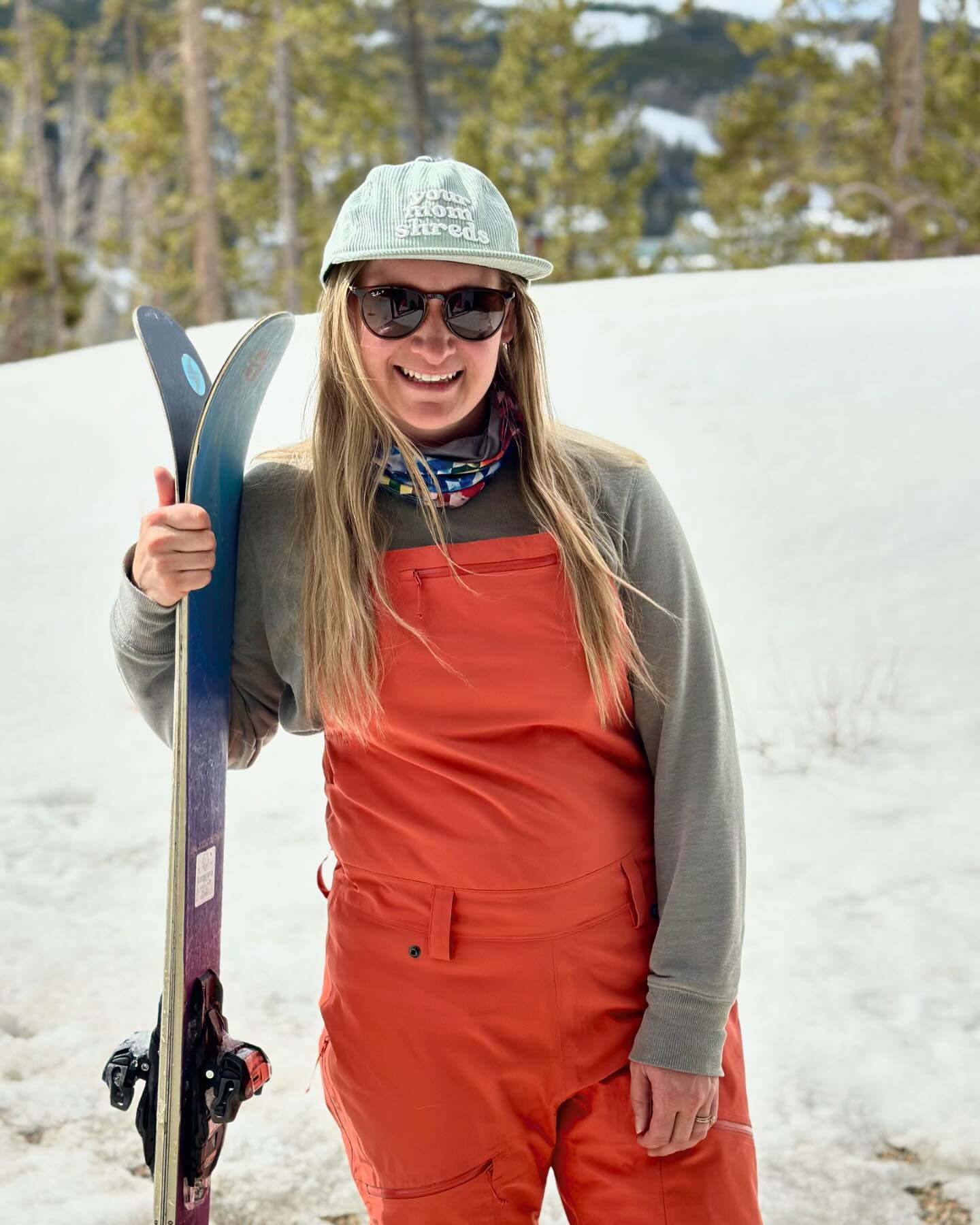 Last day of the ski season for this mama 🎿 🤟🏼 What to shred next? 🌲

#yourmomshreds #skiing #colorado #skicolorado #outd