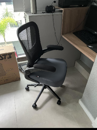 Cadeira Office DT3 Vita c/apoio de cabeça 2D, ergonomica e confortável com revestimento Mesh Spandex™+Tecido Softex™, braço retrátil até 90º, thumbnail