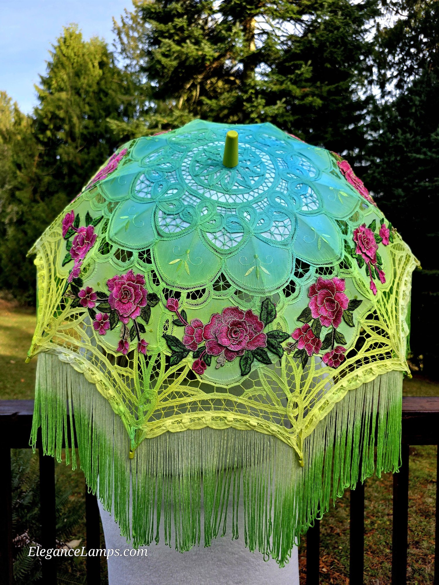 Primavera LED Parasol thumbnail