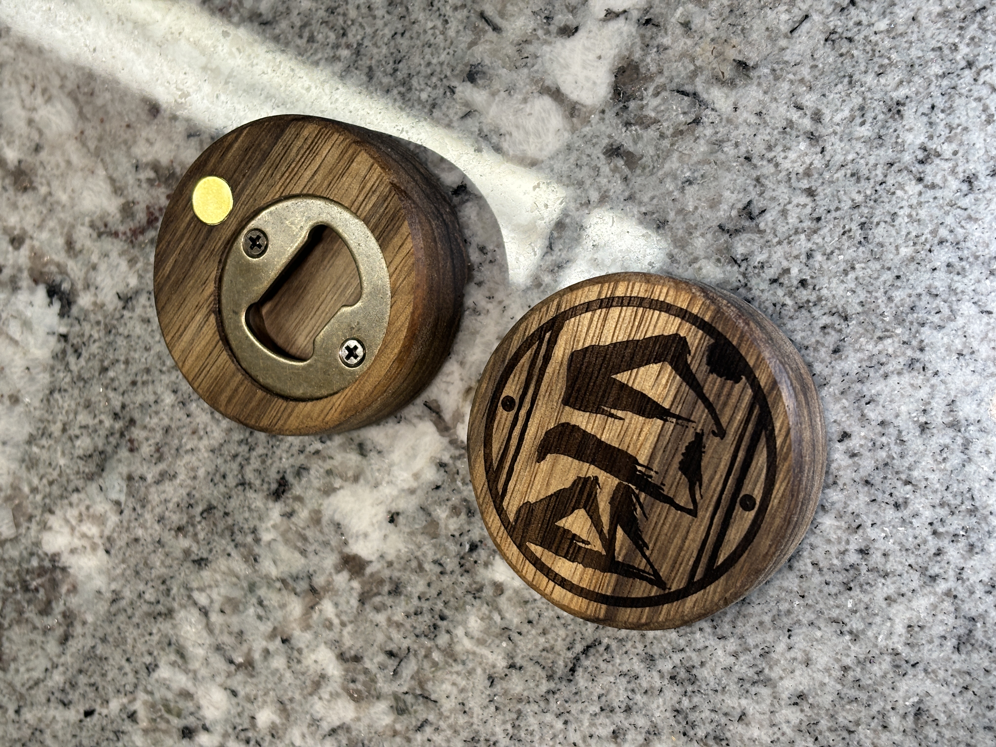 MAGNETIC ROUND BOTTLE OPENER thumbnail