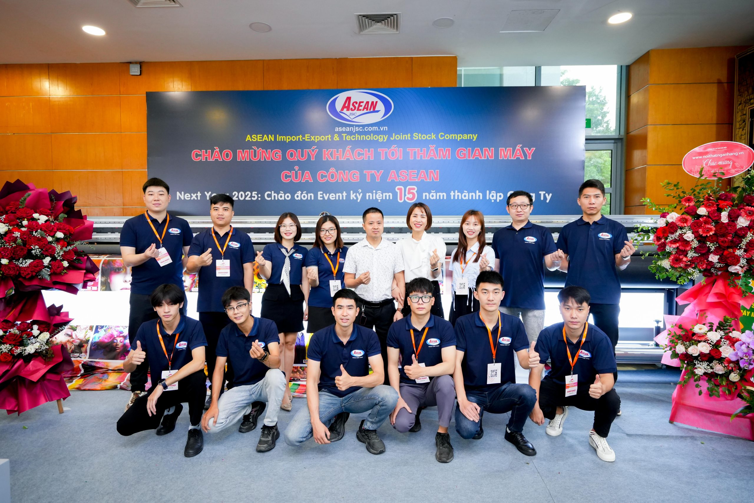 Máy In UV Phẳng | Máy In Uv Cuộn Khổ Lớn Chính Hãng thumbnail