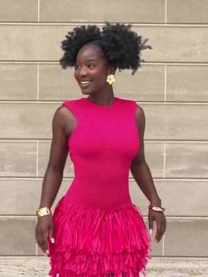 life as a young beautiful woman in her 20s>>