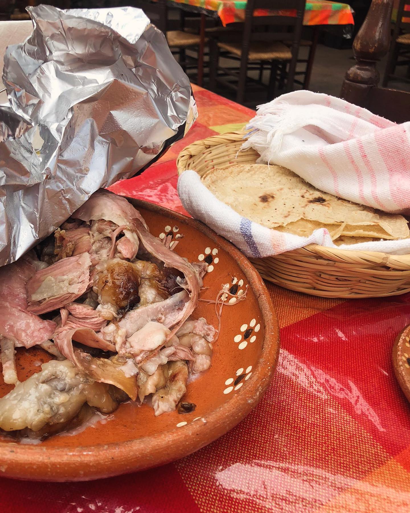 Traditional barbacoa in Xochimilco, a delicious Mexican tradition. / La tradicional barbacoa en Xochimilco, deliciosa tr