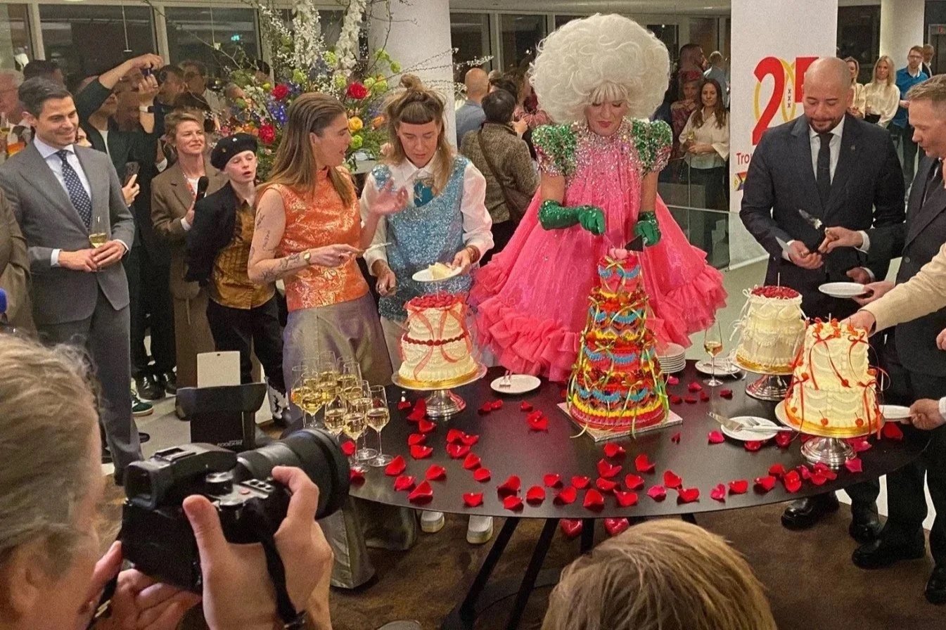 Amsterdam celebrates 25 years since the world’s first same-sex marriages thumbnail