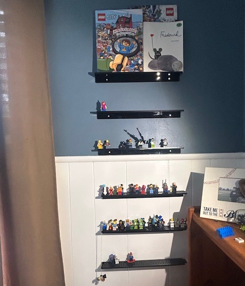 Freddie's Mini-fig shelves (Lego shelves) thumbnail