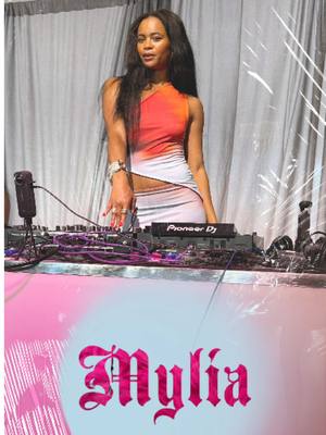 playing to an event packed full of brains + beauty serving LOOKS 🌟 my 3rd year with @everystylishgirl from 2019 to 2025 